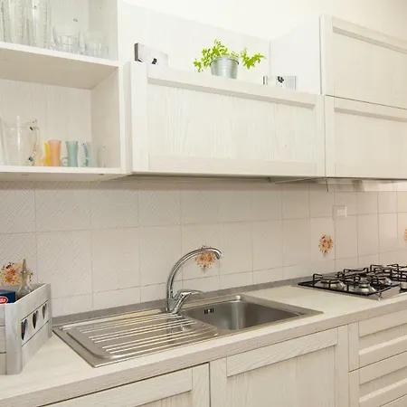 Syrentum Apartment *